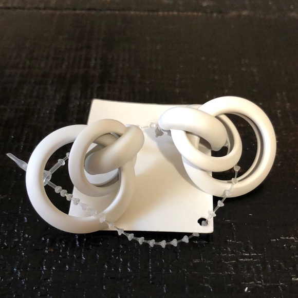 Jewelry - NWT White Knot Pierced Earrings!